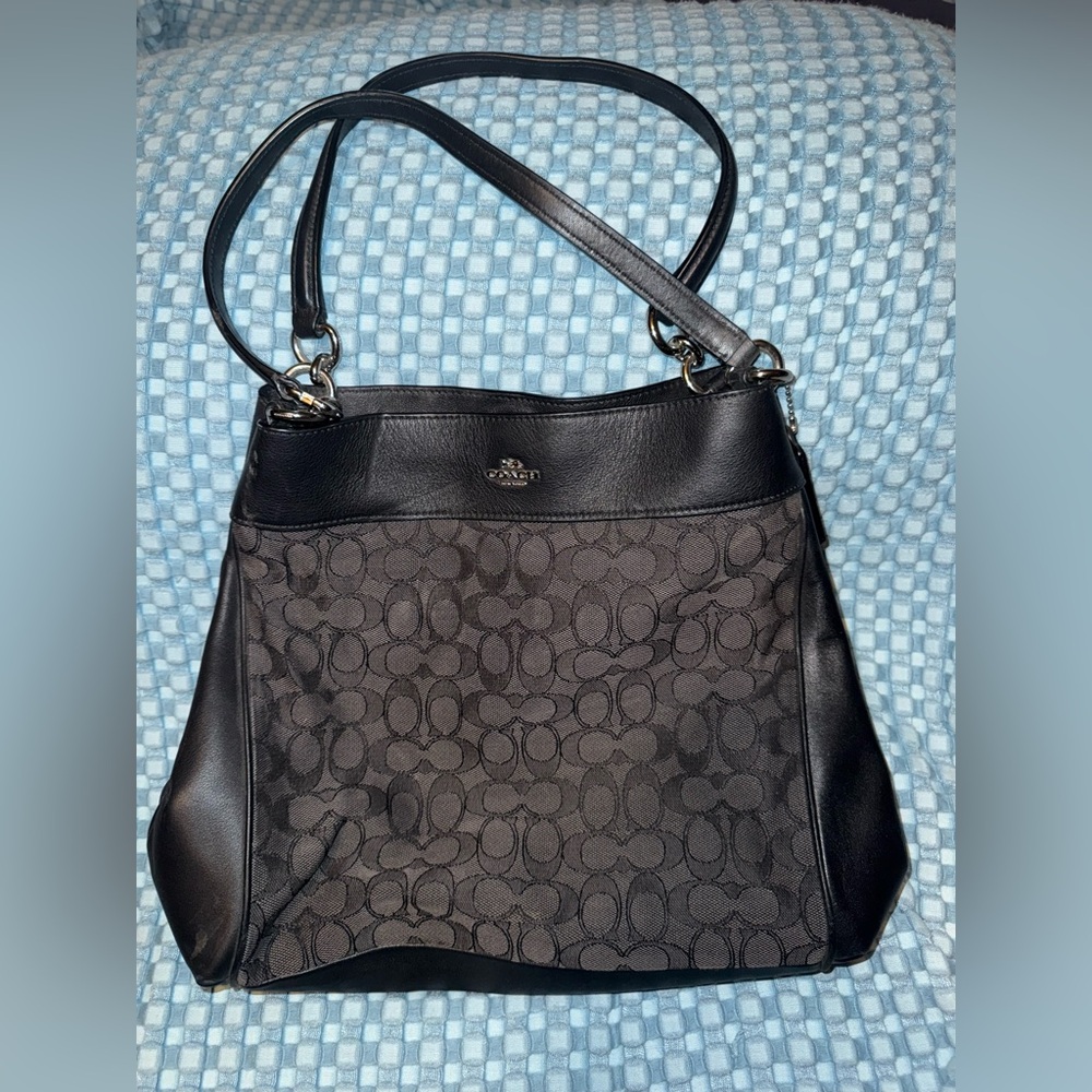 Coach Lexi Shoulder Bag